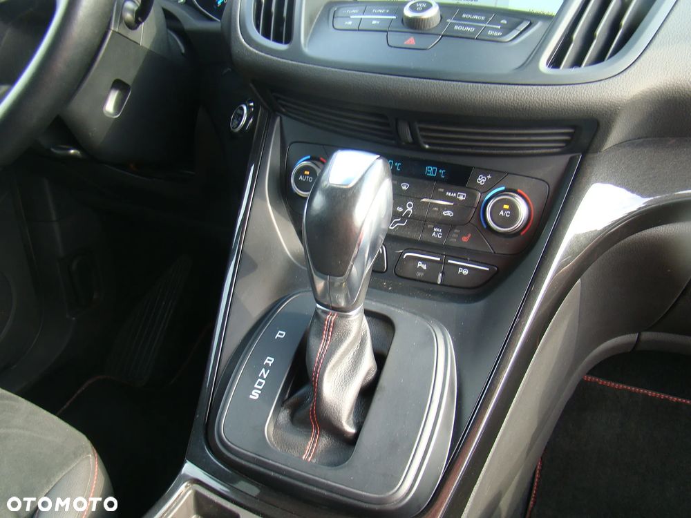 Ford Kuga 2.0 TDCi 4x4 ST-Line - 38