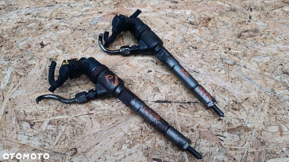 WTRYSKI WTRYSKIWACZE PALIWA  FIAT DOBLO 1.3 MJET 0445110351