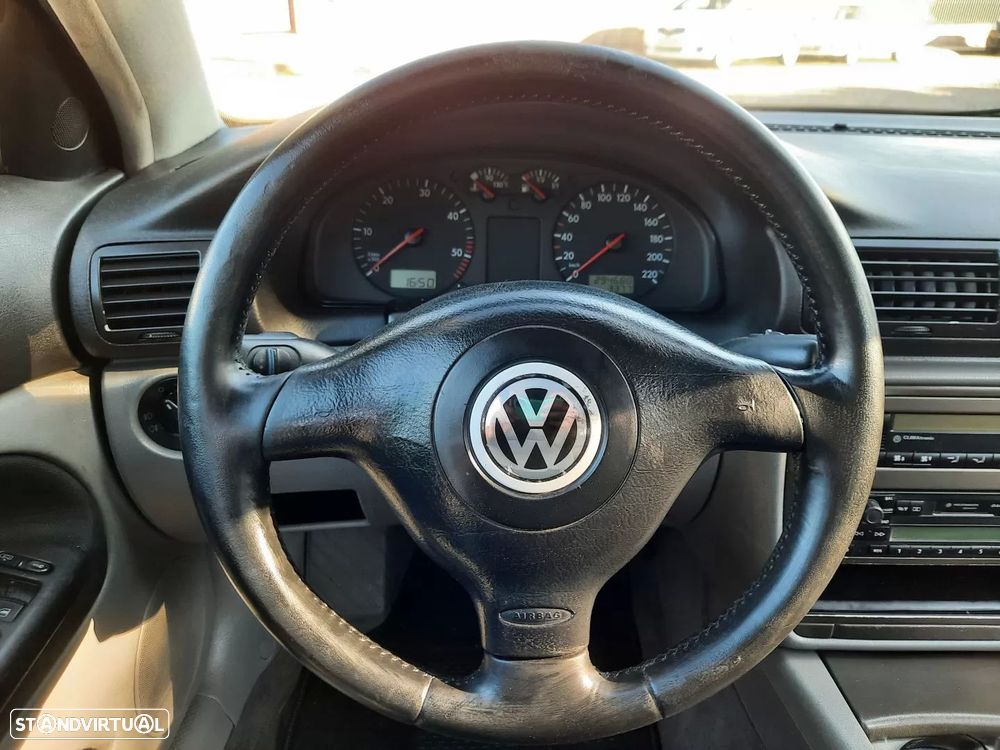 VW Passat Variant 1.9 TDi Confortline - 11