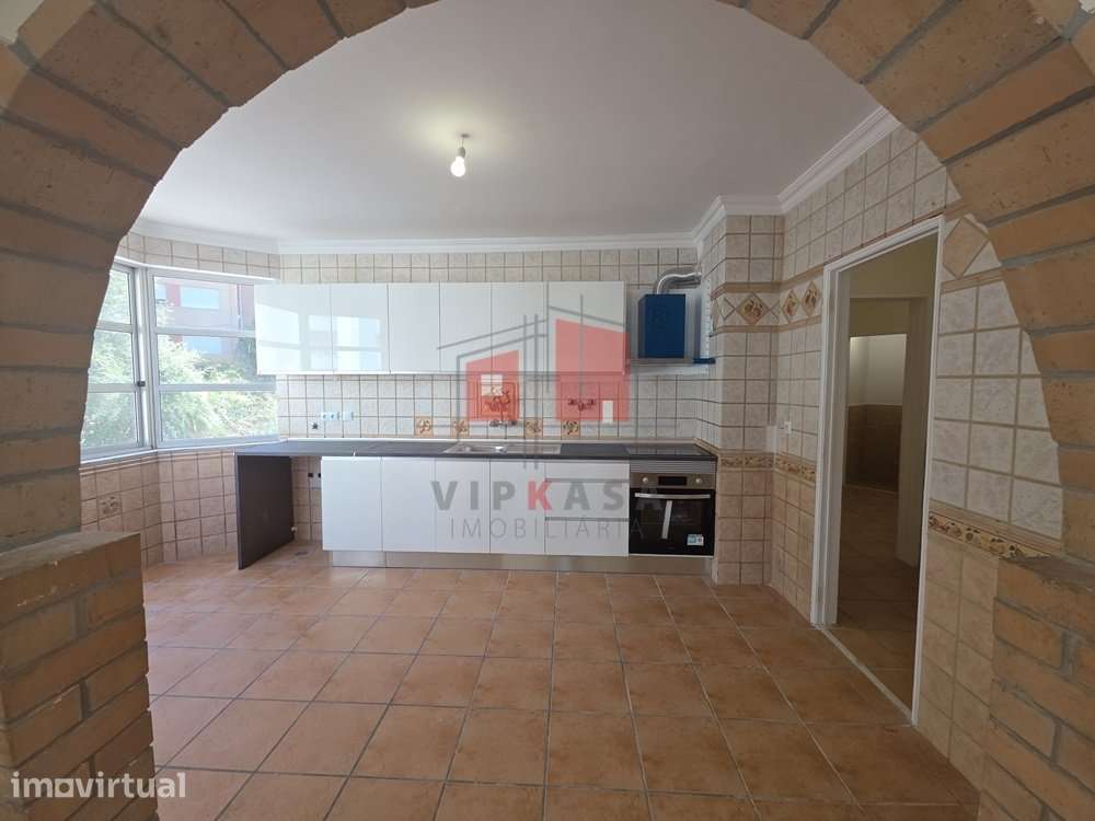 Apartamento T3 na Tapada da Mercês - Grande imagem: 3/11
