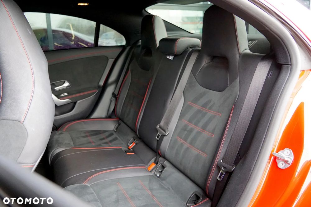 Mercedes-Benz CLA 180 7G-DCT AMG Line - 21