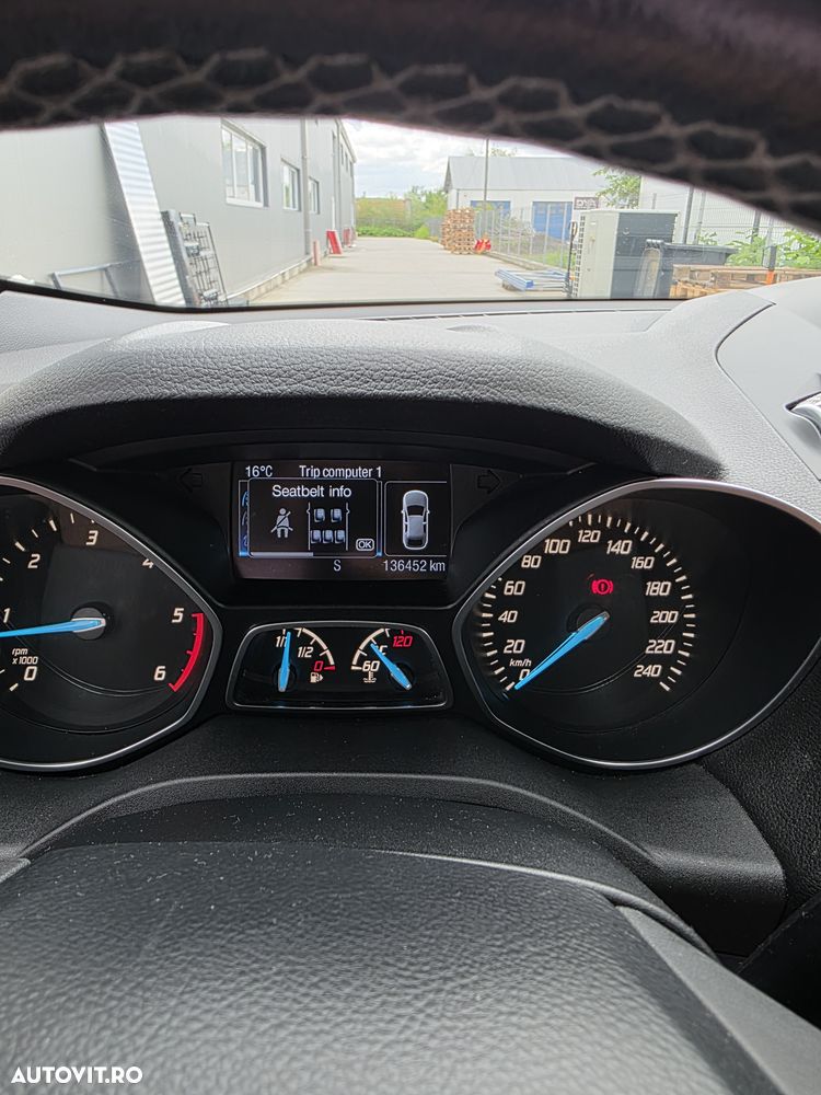 Ford Kuga 2.0 TDCi 2x4 Titanium - 12
