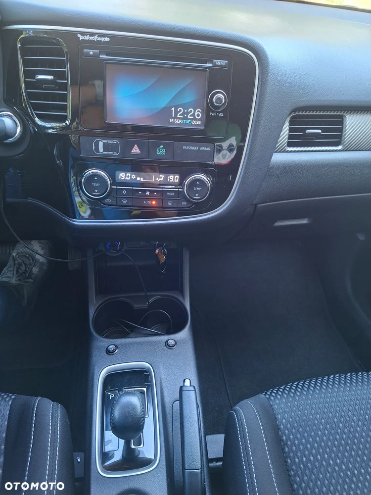 Mitsubishi Outlander 2.2 DID Intense + 4WD - 11