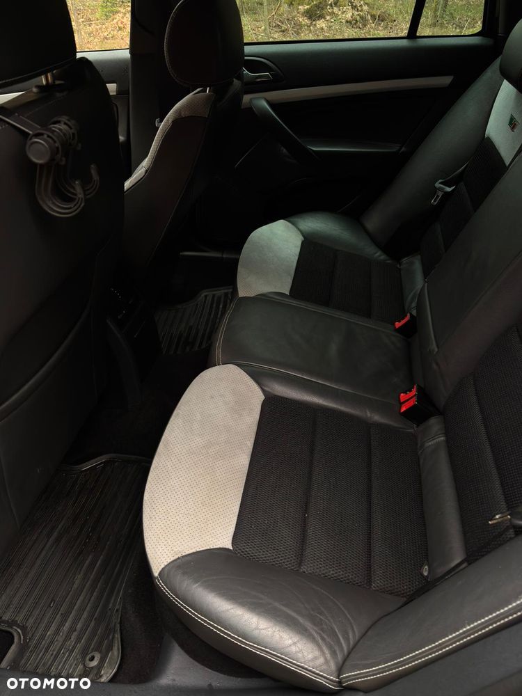 Skoda Octavia 2.0 TDI CR DPF RS - 18