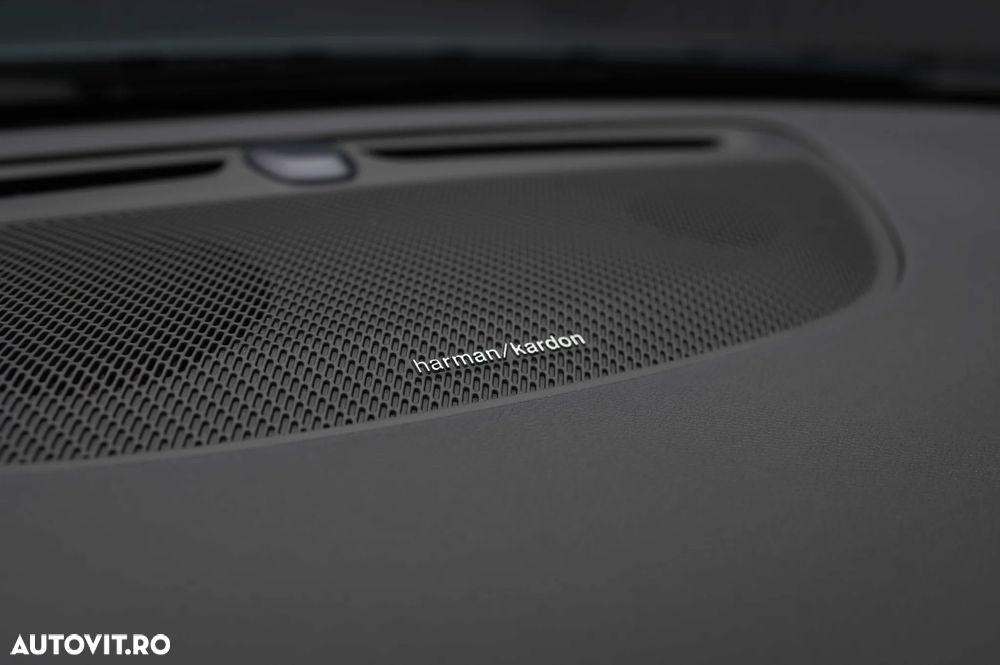 Volvo V60 B4 MHEV AT Ultimate Dark - 31