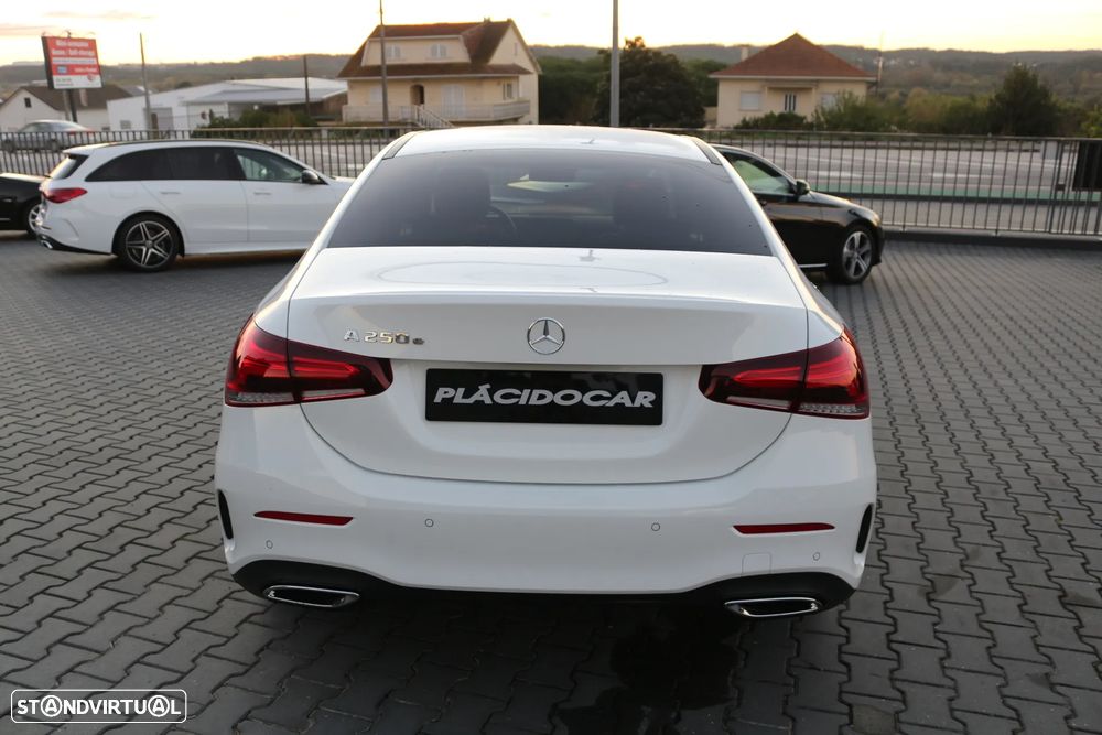 Mercedes-Benz A 250 Limousine e AMG Line - 6