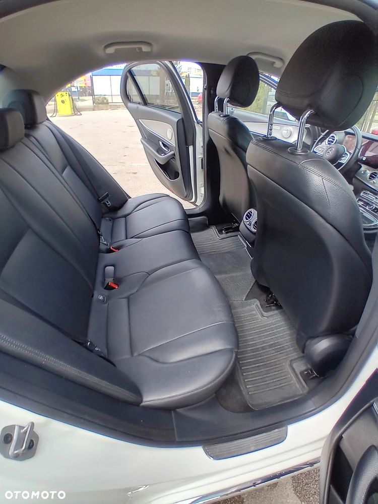 Mercedes-Benz Klasa E 200 d 9G-TRONIC - 12
