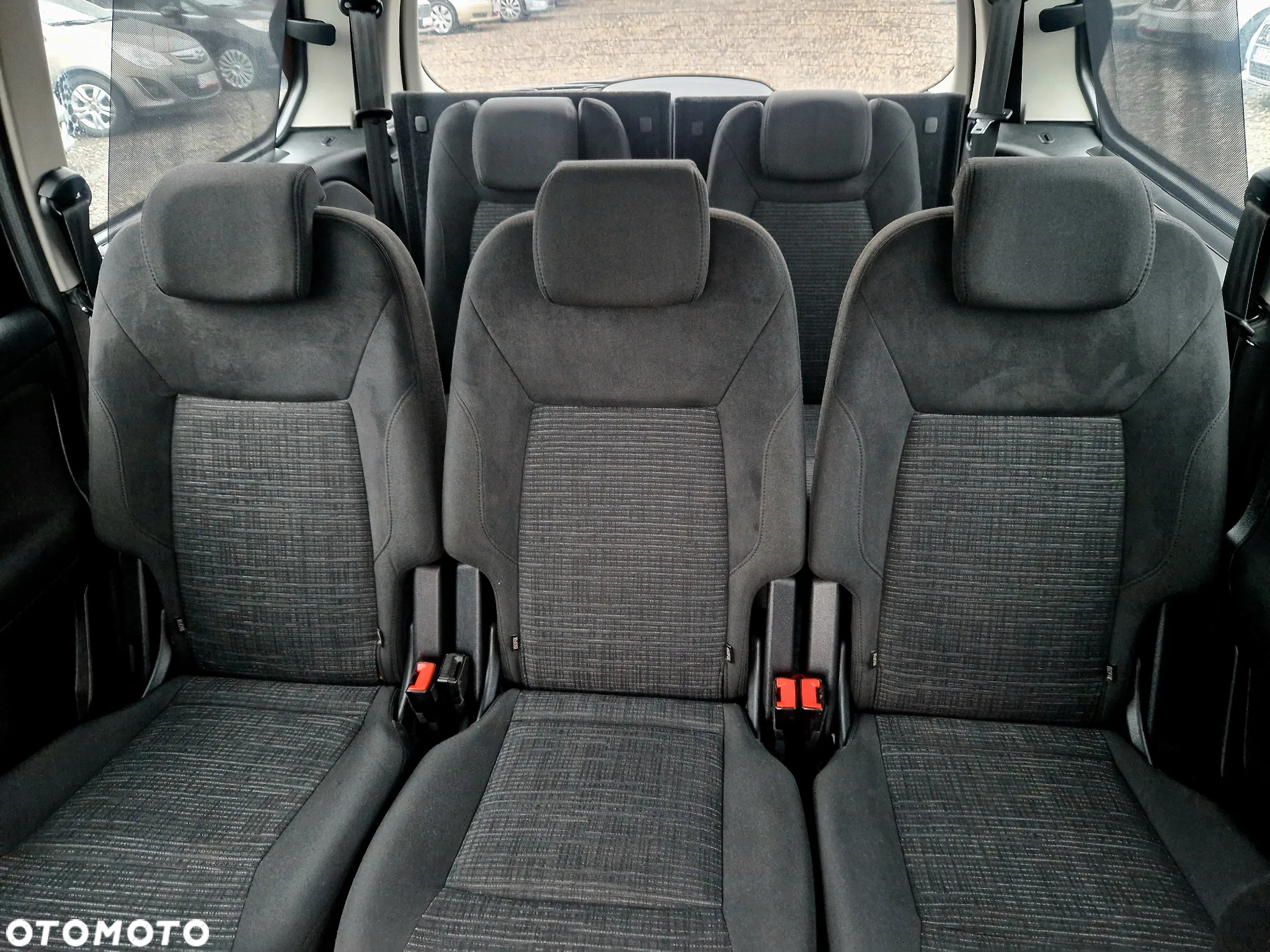 Ford Galaxy 2.0 TDCi Ghia - 29