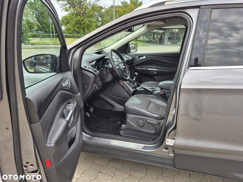 Ford Kuga 2.0 TDCi 4x4 Titanium - 24