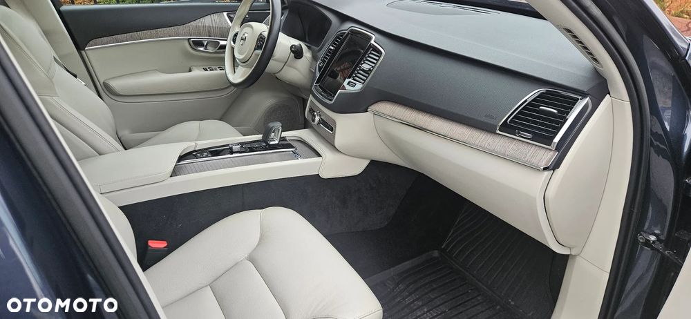 Volvo XC 90 T5 AWD Momentum Pro 7os - 10
