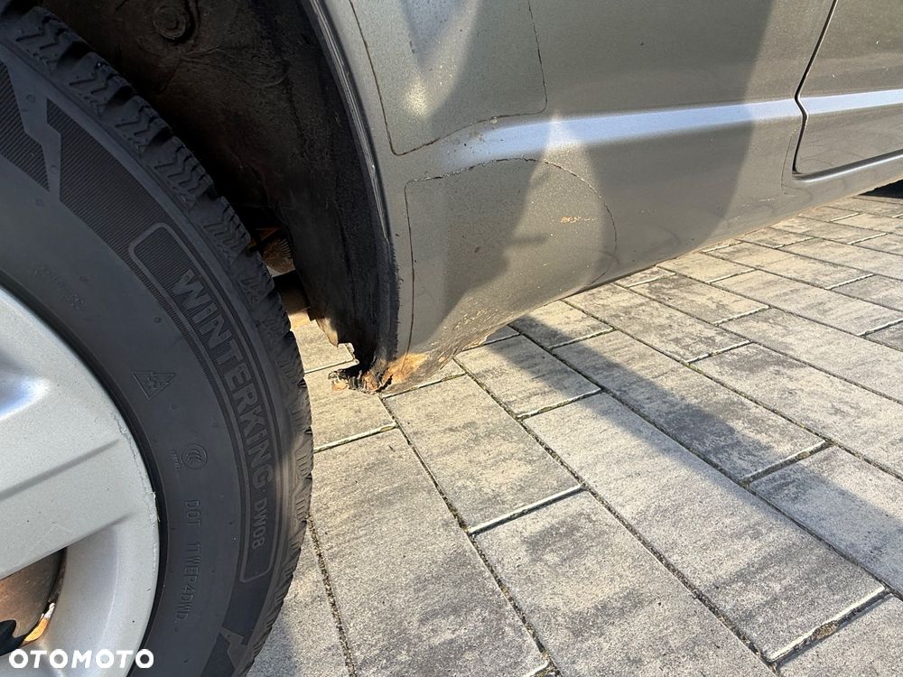 Toyota Yaris 1.0 Base - 12