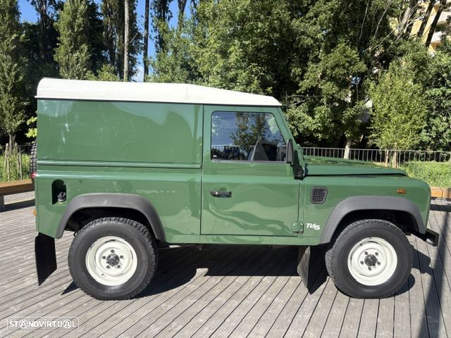 Land Rover Defender 90 2.5 TD5 Metal Top - 19