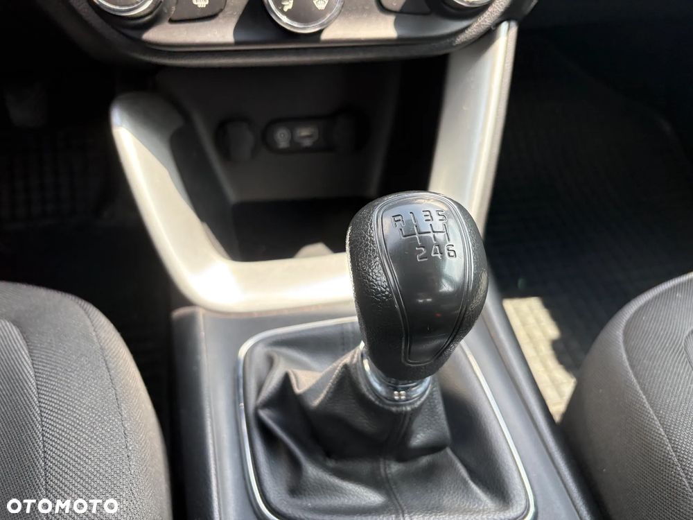 Kia Ceed 1.4 L - 6