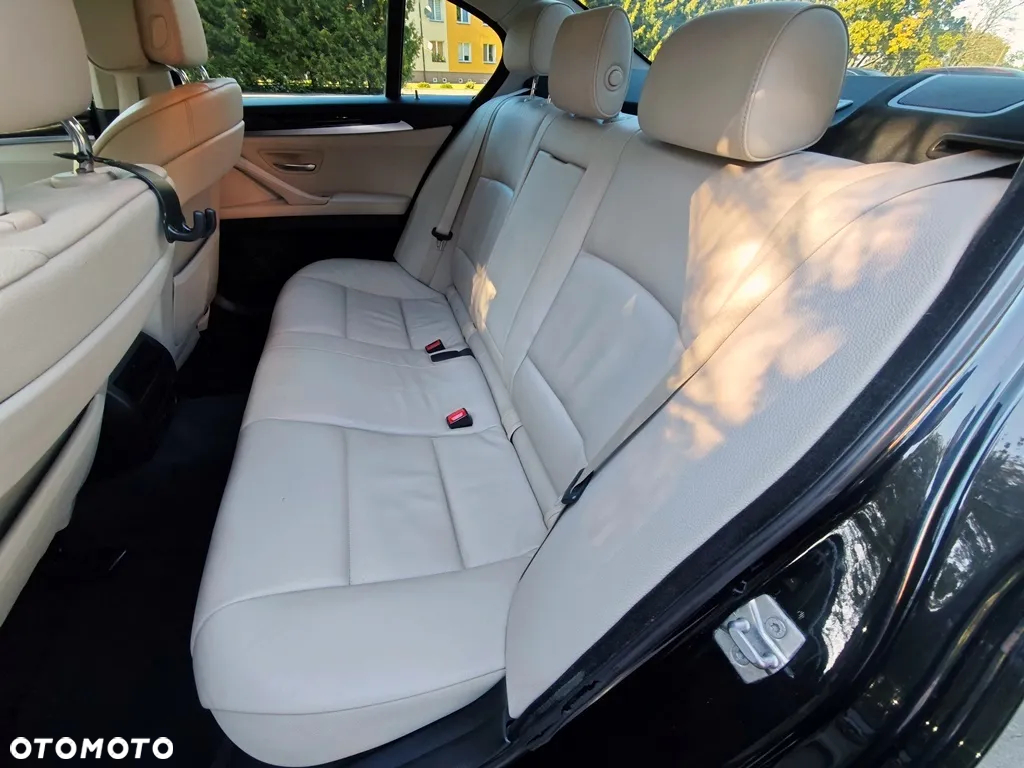 BMW Seria 5 520d Sport-Aut - 29