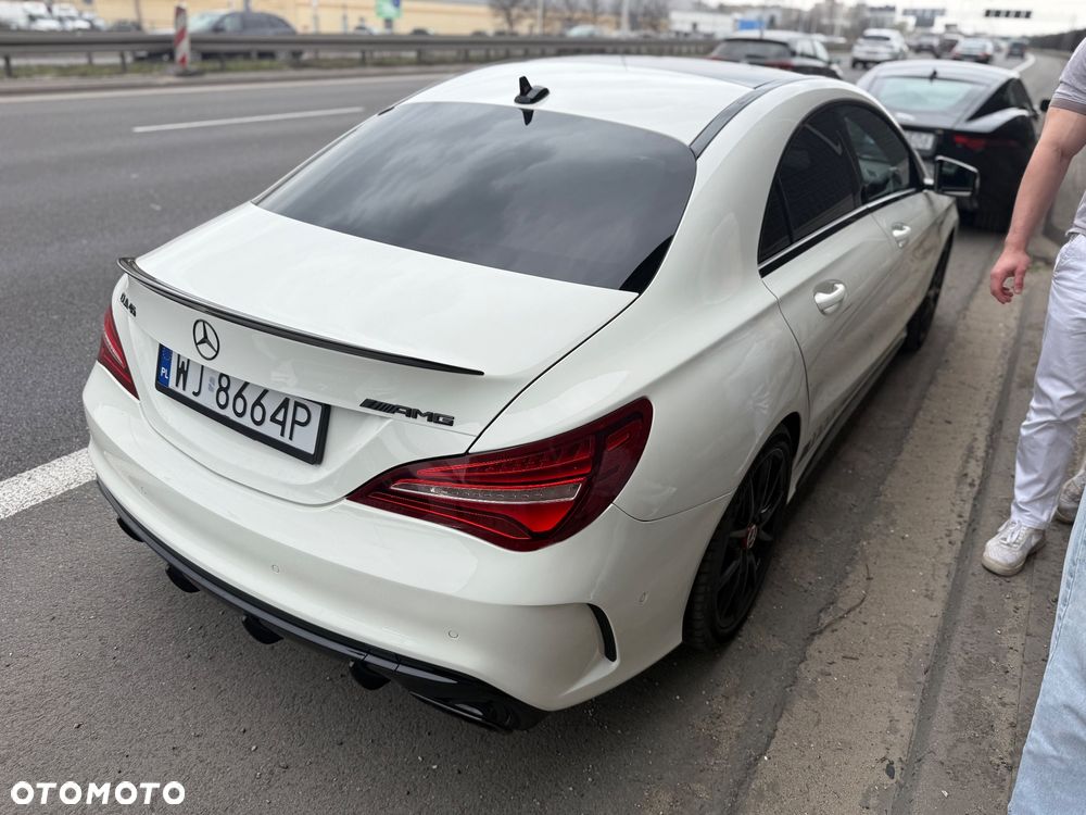 Mercedes-Benz CLA - 4