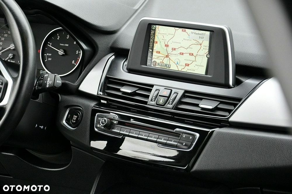 BMW Seria 2 218d - 6