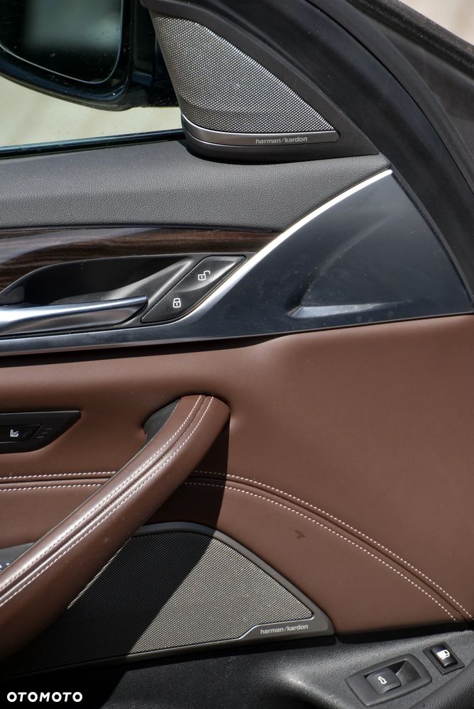 BMW Seria 5 530e iPerformance xDrive Luxury Line - 11