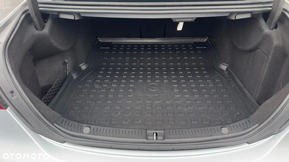 Mercedes-Benz Klasa E 300 d 4Matic 9G-TRONIC AMG Line - 35