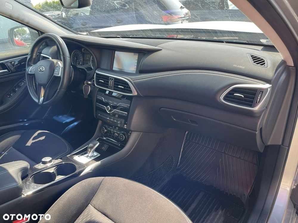Infiniti Q30 1.6t Sport Tech 7DCT - 11