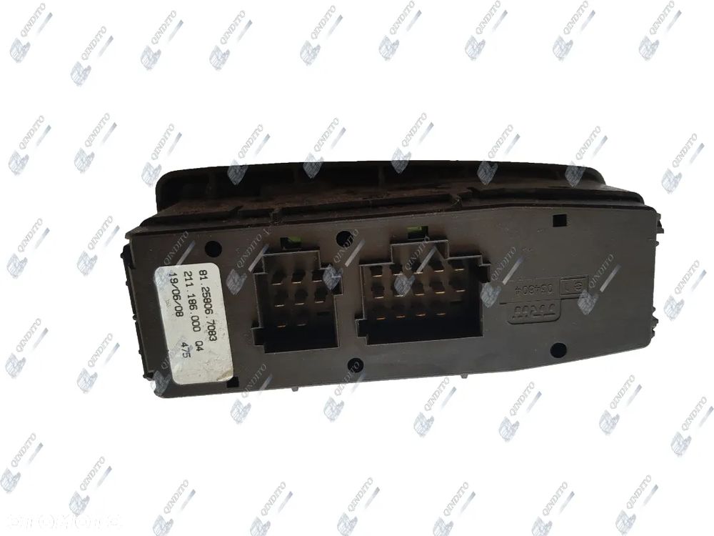 PRZEŁĄCZNIK PANEL STEROWANIA SZYBY MAN TGX TGS 81258067095 81258067083  * - 2