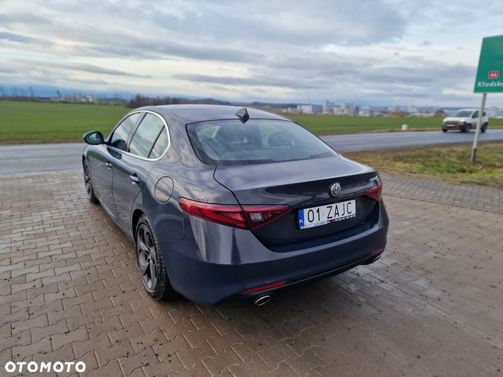 Alfa Romeo Giulia 2.2 D Turbo Super - 14