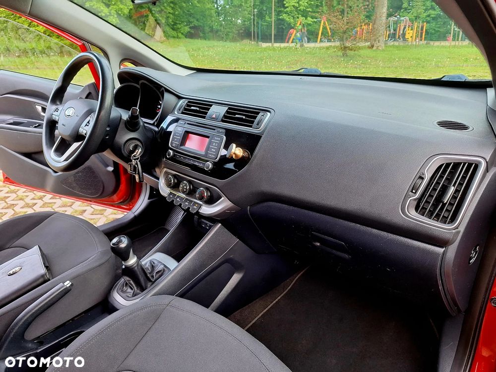 Kia Rio 1.2 Dream Team Edition - 15