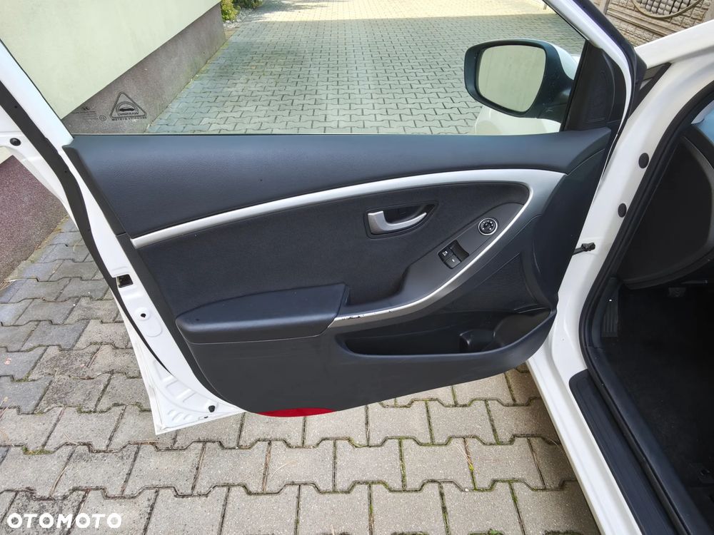 Hyundai i30 1.4 Fifa World Cup Edition - 26