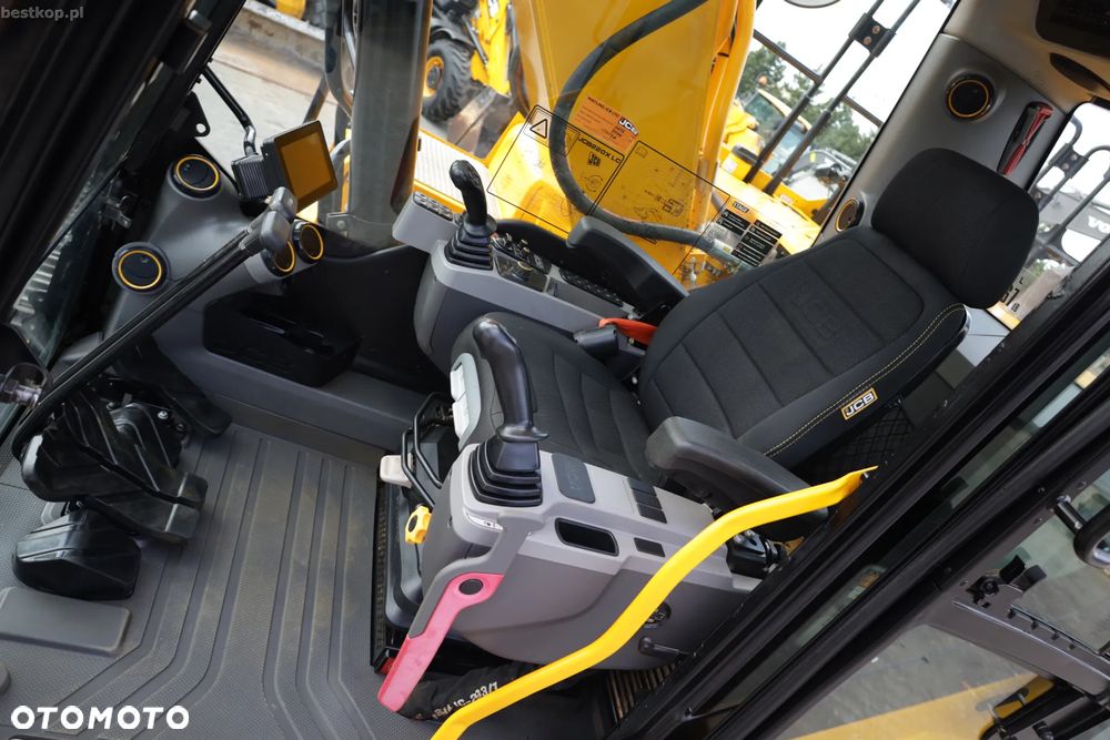 JCB 220X - 19