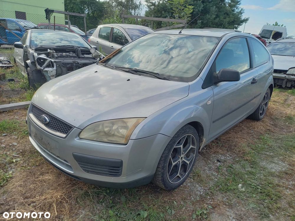 Części FORD FOCUS MK2 1.6 16V benzyna 3 drzwi 2005r D1 drzwi maska klapa błotniki lampy silnik skrzynia - 2
