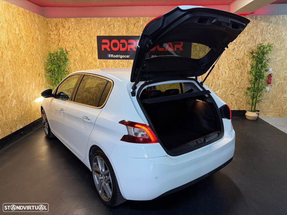 Peugeot 308 130 e-THP Stop & Start Allure - 23