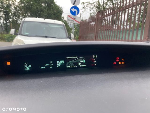 Toyota Prius 1.8 HSD Premium - 11