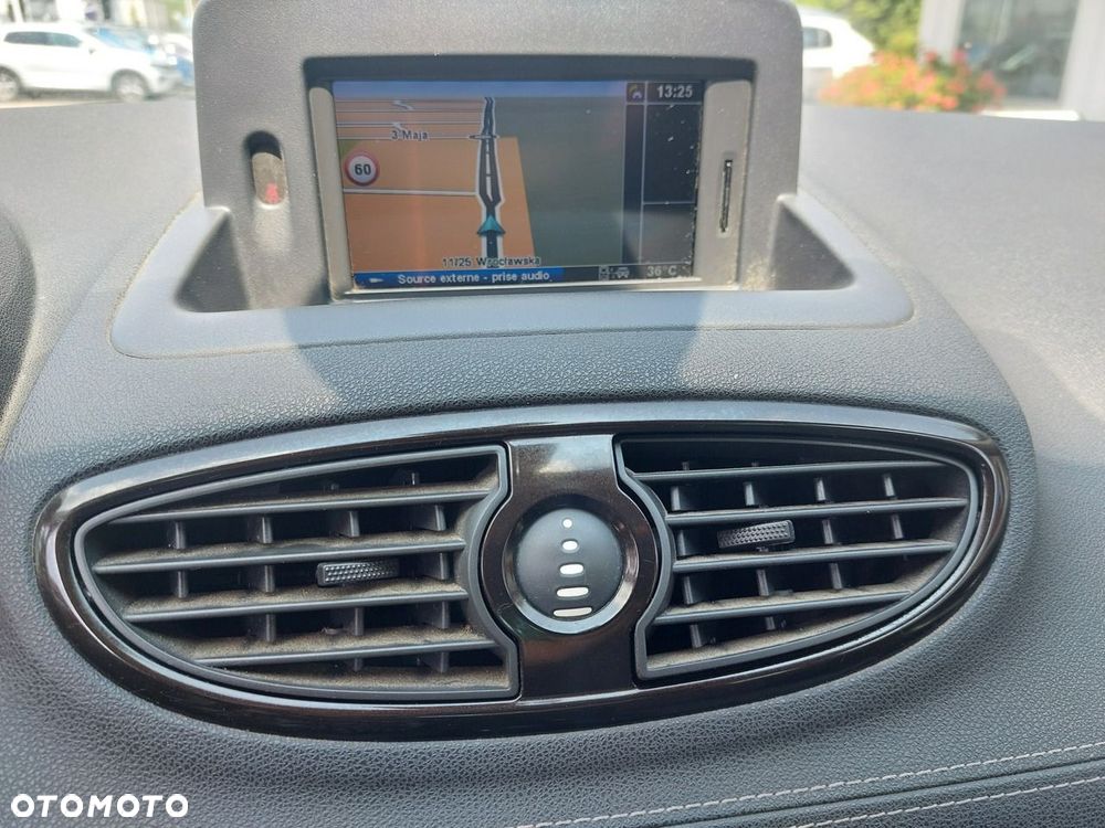 Renault Clio - 25