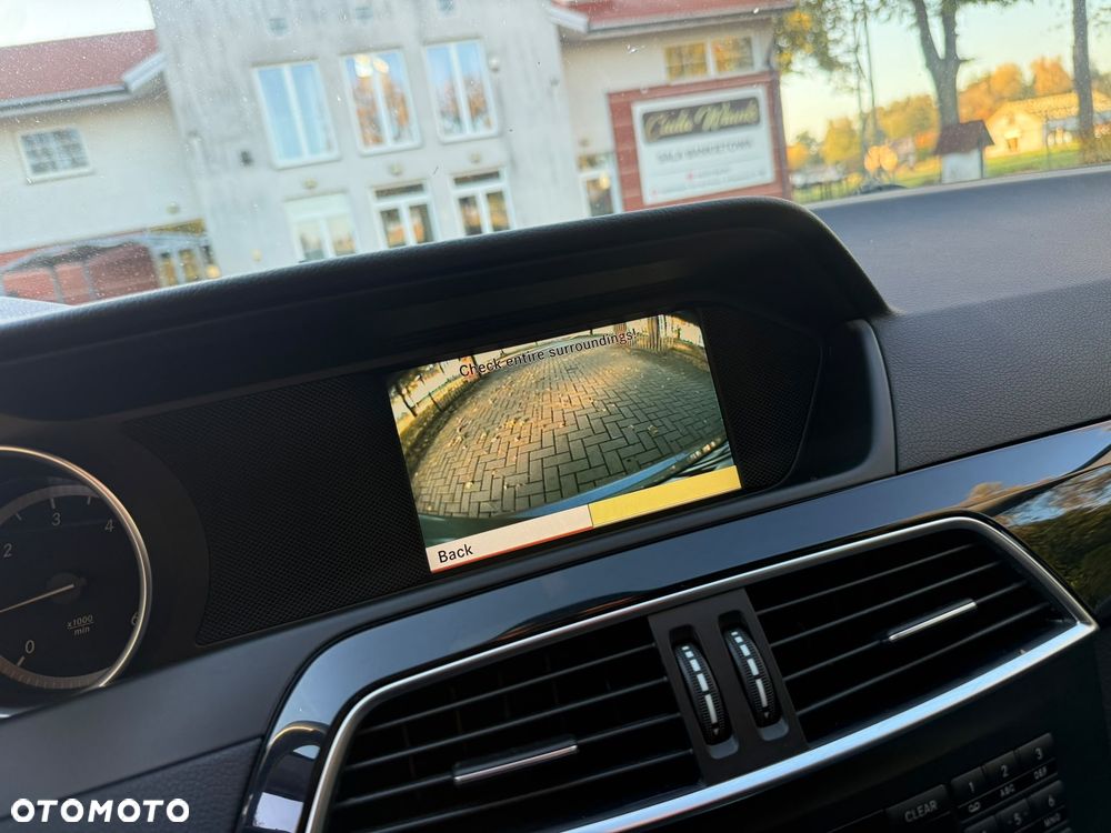 Mercedes-Benz C-Class 2011 photo 3