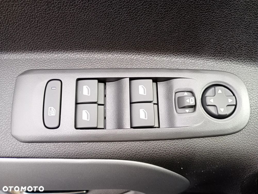 Opel Combo MPV L2 1.5 130KM Automat - 20