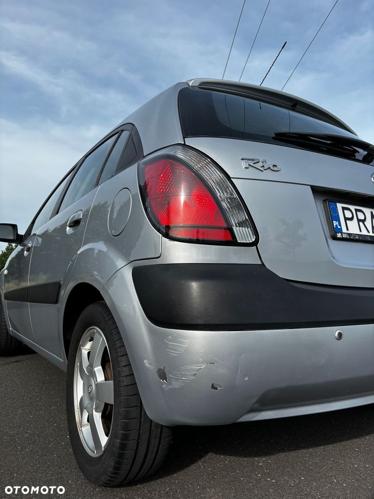 Kia Rio - 11
