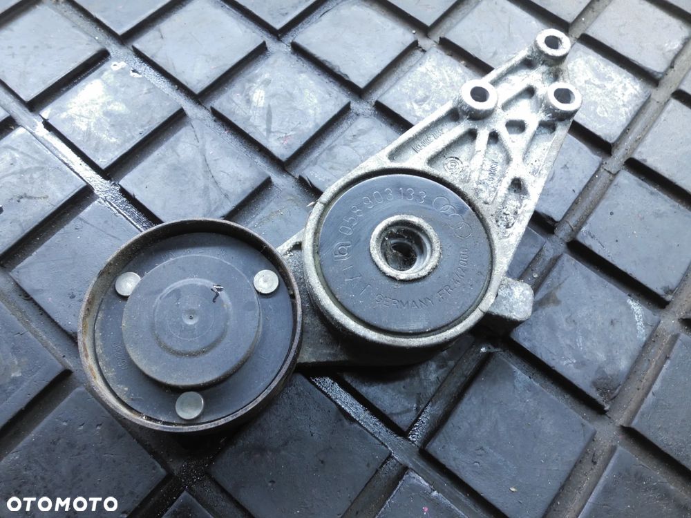 NAPINACZ PASKA ROLKA AUDI A4 B5 1.6 1.8 058903133 - 1