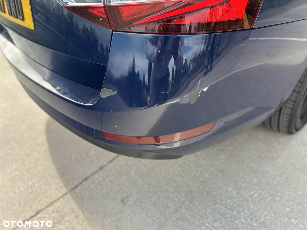 Skoda Superb 2.0 TDI Premium Edition - 14