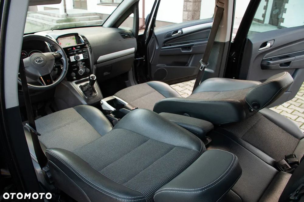 Opel Zafira - 35