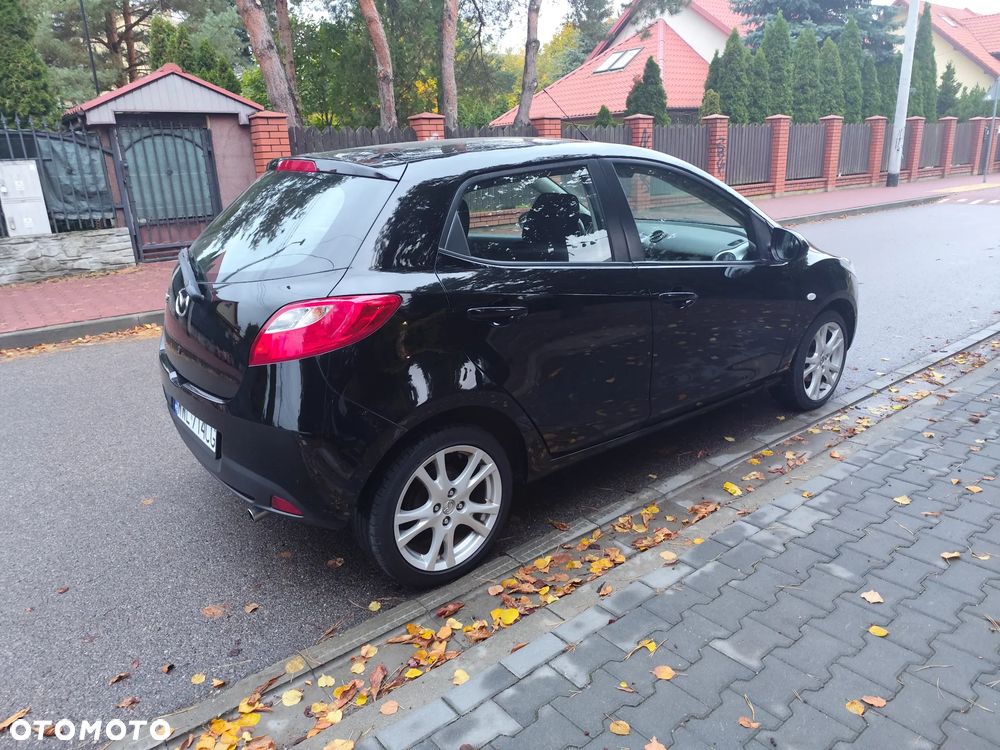Mazda 2 2009 photo 3