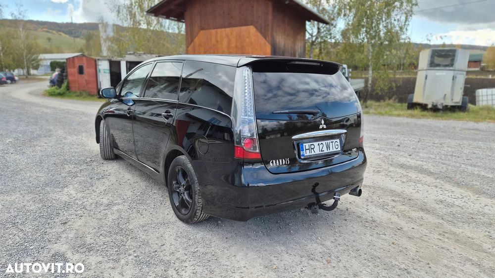 Mitsubishi Grandis 2.0 DI-D 6-Sitzer Intense - 3