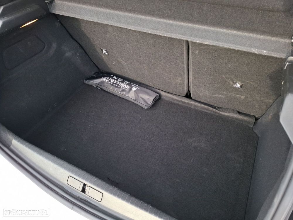 Peugeot 208 1.2 Hybrid Allure e-DCS6 - 22