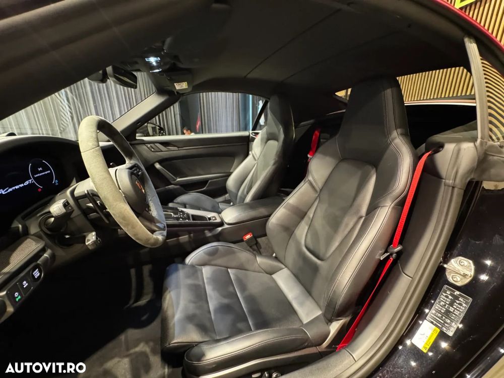 Porsche 911 GTS PDK - 23