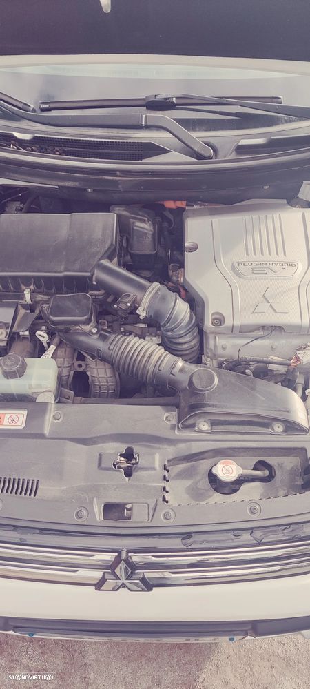 Mitsubishi Outlander 2.0 PHEV Intense Navi - 13