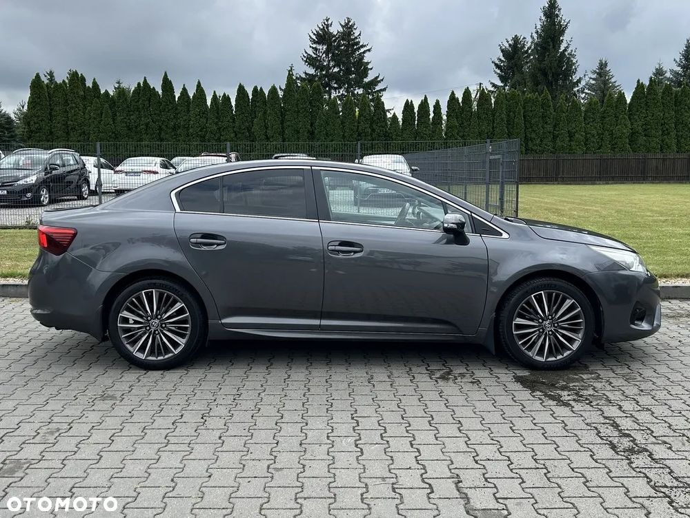 Toyota Avensis 1.8 Comfort - 15
