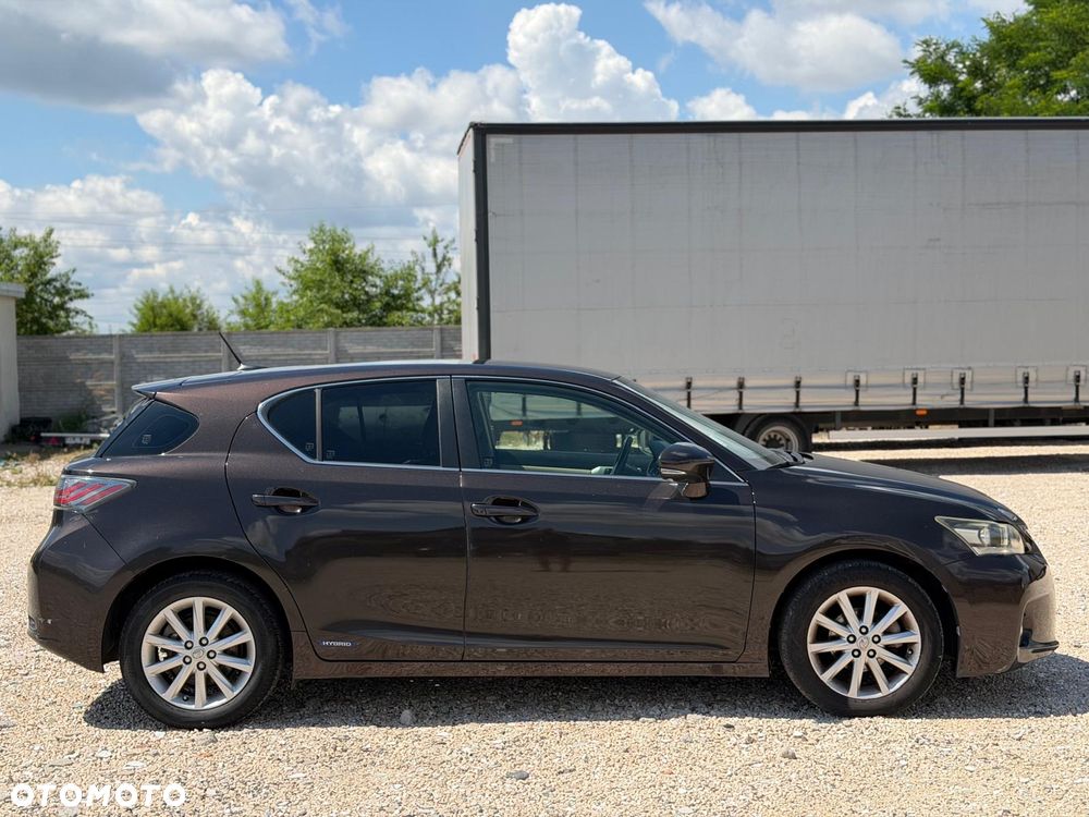 Lexus CT - 4