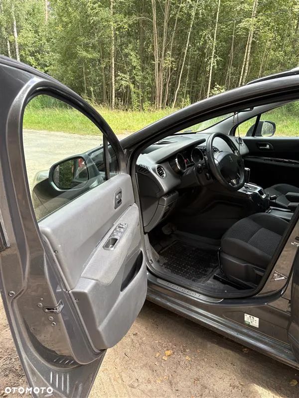Peugeot 5008 - 11