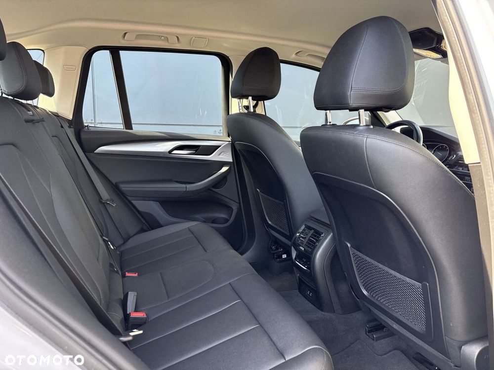 BMW X3 xDrive20i - 25