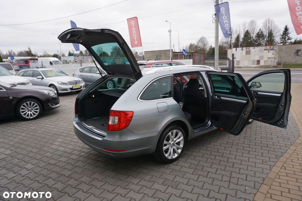 Skoda Superb 2.0 TDI DSG FAMILY - 11