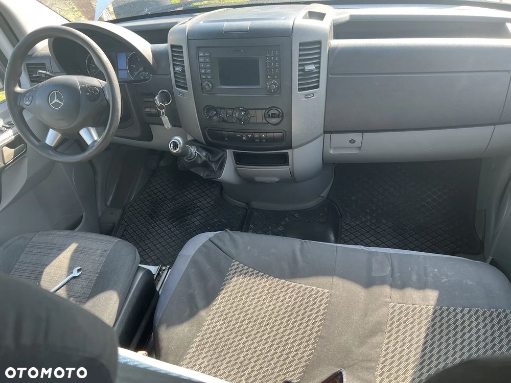 Mercedes-Benz Sprinter - 10