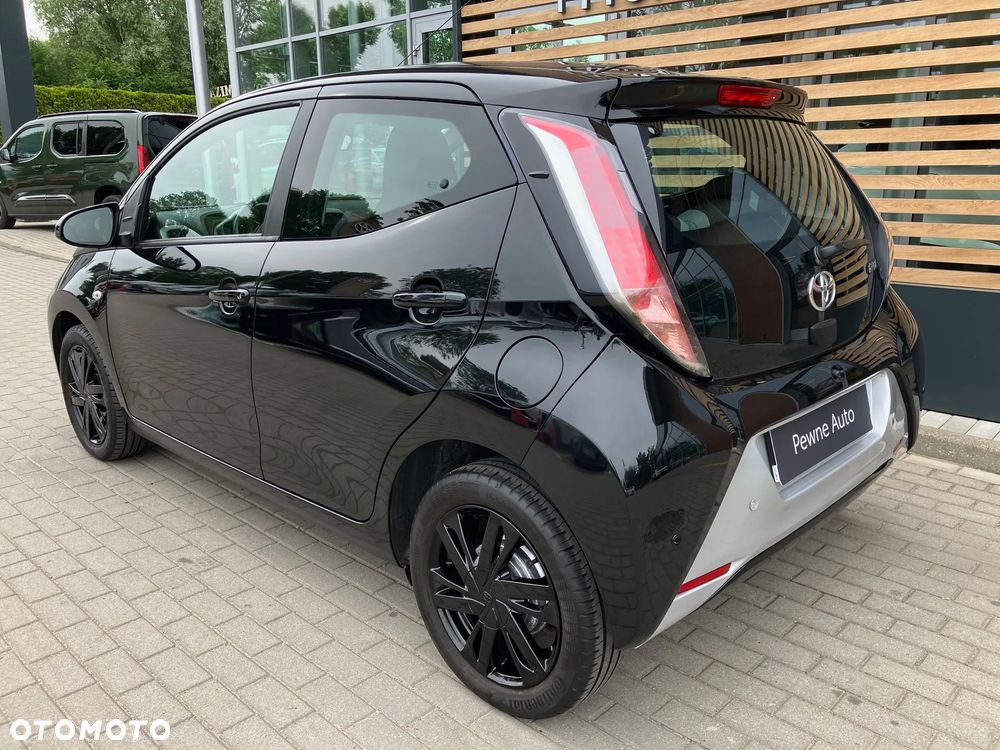 Toyota Aygo x-play - 4